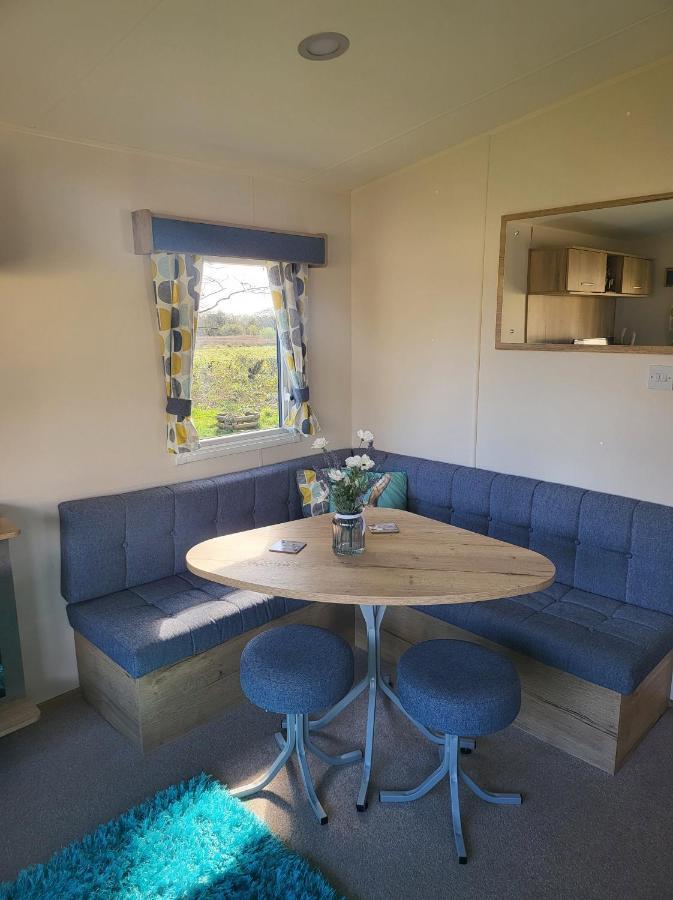 Blackmoor Farm - Caravan 6 Apartment Ludchurch Exterior photo